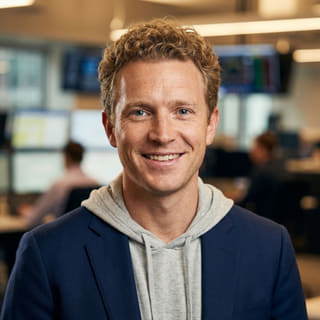 Ryan Brooks, identificado como Analista-Chefe de Trading na Aurora Fondério, foto de perfil